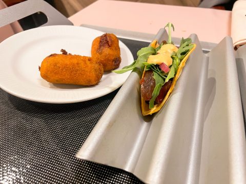 Croquetas de chuletón y taco de atún rojo La Cuchara de Martín