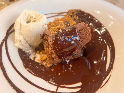 Brownie con helado