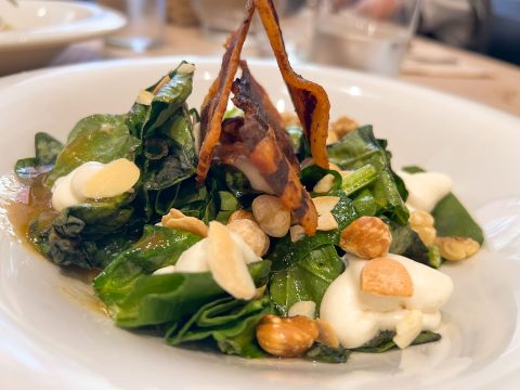 Ensalada de queso de cabra y panceta Herriko Taberna