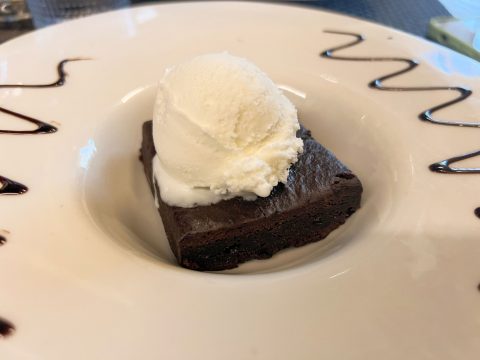 Brownie con helado