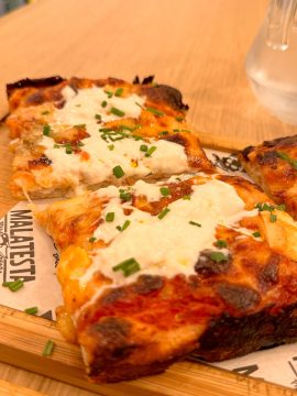 Pizza seis quesos Malatesta